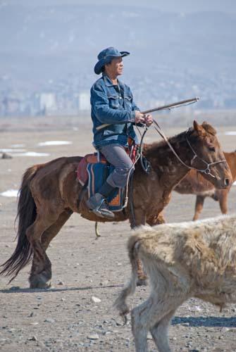 57 Ger District - Urban Lifestyle, Mongolia, Ulaanbaatar, People at Work _DSC0344