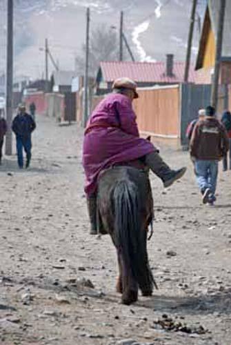 87 Up And Away - Ger District - Urban Lifestyle, Mongolia, Ulaanbaatar, Street Scene, Transport,_DSC0025