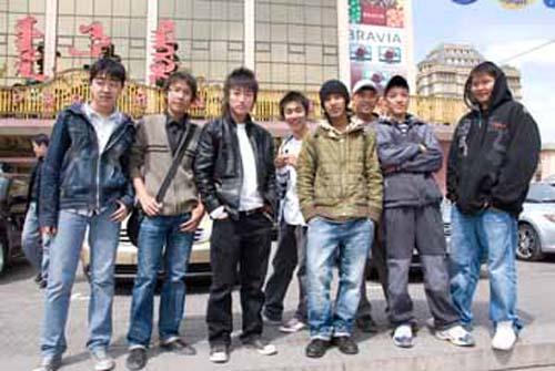 91 Boys In Town - Urban Lifestyle, Capital, Mongolia, Ulaanbaatar,  Street Scene, _DSC0215