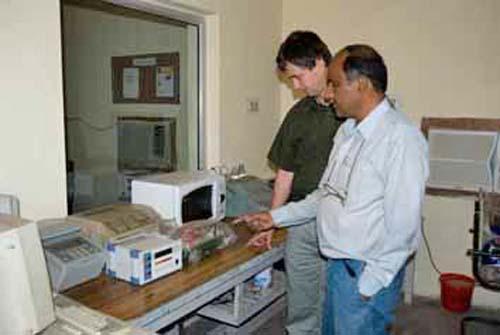 In The Laboratory - VCBC  Dr Vibhu Prakash and Chris Bowden, Reportage, India, Vultures To Street Dogs, _DSC0037