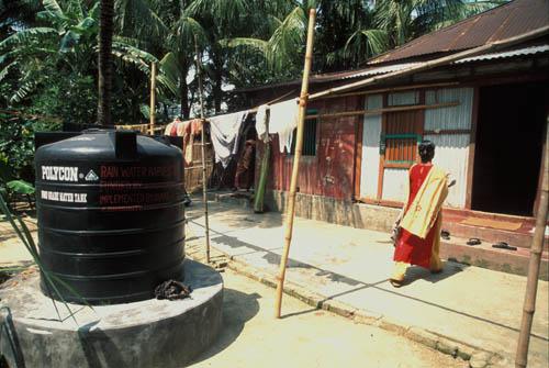 10 Village Raiwater Harvesting - (Bangladesh Aresenic Box 4 File 7 8ns 17) 