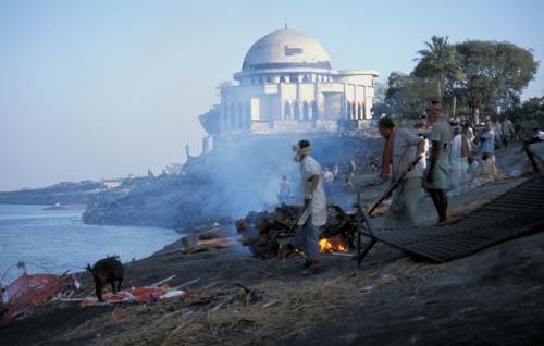 27 Another Death, Cremation by the Ganga - (India Box 1 File 4 11ns 36)