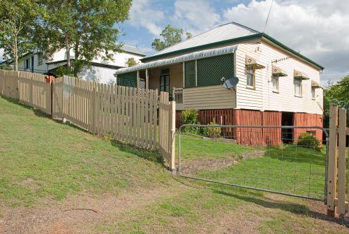 6 Shaded Windows Rural Queensland Housing  _DSC0006