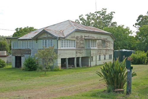 20 Rural Queensland Housing Highset On Timber Stumps   _DSC0108