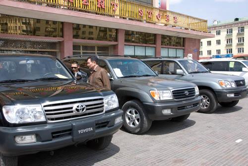 Mongolia Ulaanbaatar Vendor - Car Sales- (Mongolia 4 File 4 _DSC02020)
