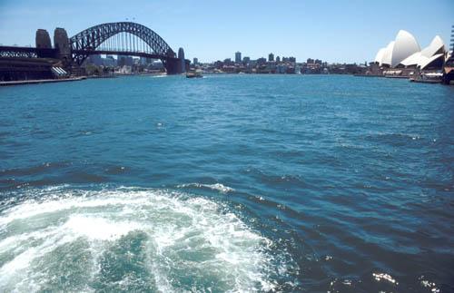 13  Port Jackson Sydney Harbour Towards Opera House and SH Bridge - Australia BPM DVD1  Sydney Harbour Op Bri tif
