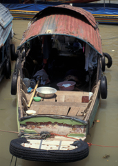 Home Comforts - Choa Phraya River Houseboat