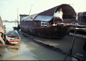 No Place Like Home - Choa Phraya River Houseboats